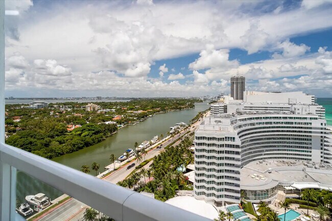 Building Photo - 4401 Collins Ave