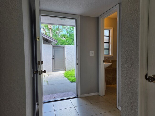 Building Photo - 3/3 Townhome at Montgomery Club in Altamonte Springs