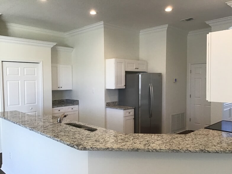 Building Photo - 428 Knight Land Ct