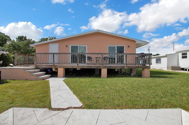 Building Photo - 1635 Pandorea Ln
