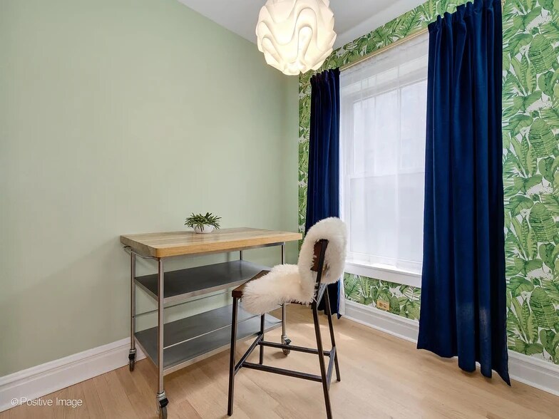Dinning Room - 6259 N Sheridan Rd