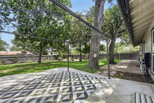 Building Photo - 1602 Thornridge Rd