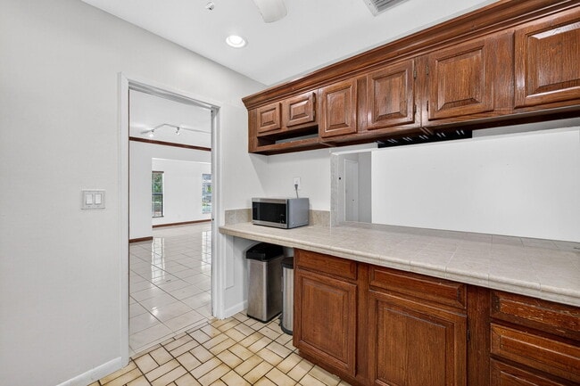 Building Photo - 2060 Tropic Isle