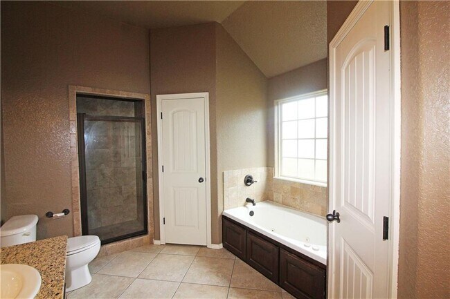 Building Photo - 3001 SW Woodruff St