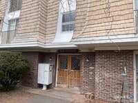 Building Photo - 1162 Middle Turnpike W