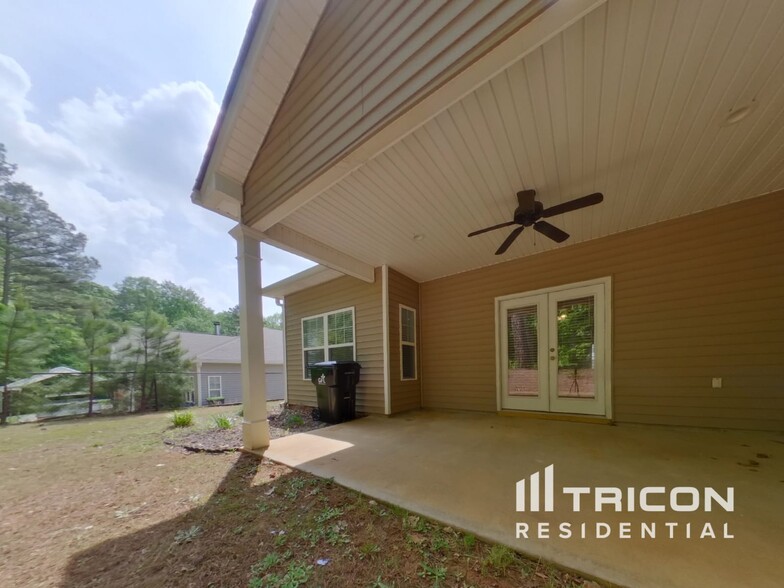 Building Photo - 128 Iverson Pl