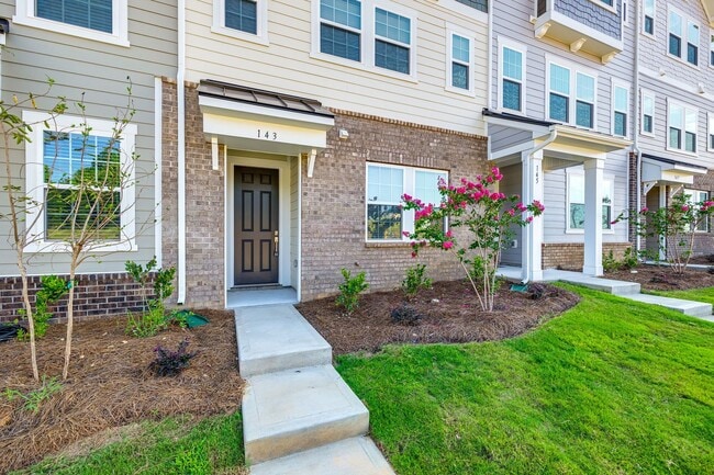 Building Photo - Beautiful 3-bedroom, 3.5 bath townhome in ...