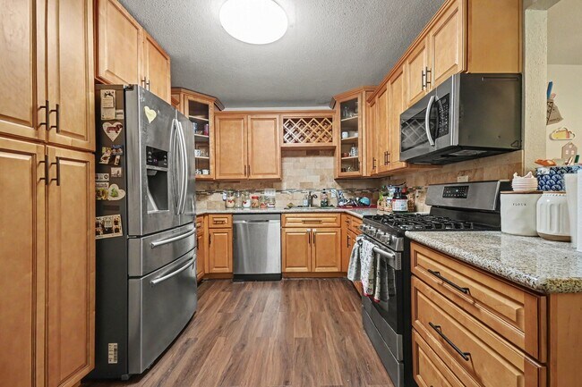Building Photo - 423 Merriweather St