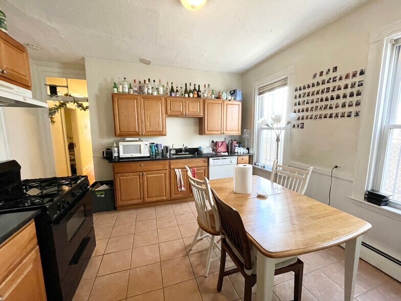 Building Photo - 55 Calumet St