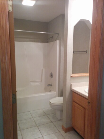 Building Photo - 18 Fleischman Cir