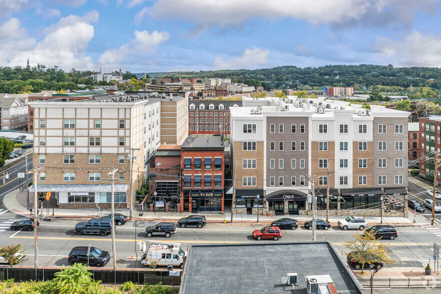 Primary Photo - Bridge Street Commons