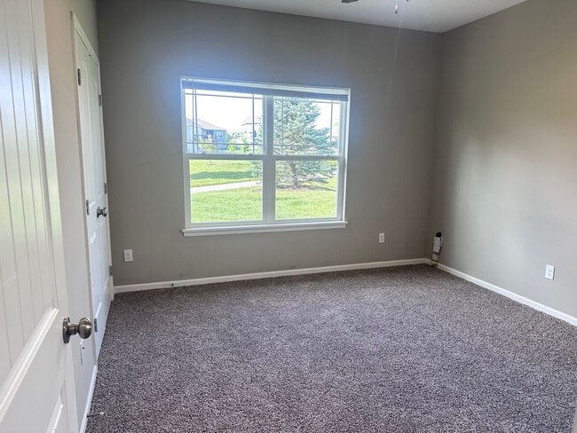 Building Photo - 2 Bed | 2 Bath | 1 Car Garage; Single Level Attached Villa in Blue Springs