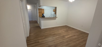 Building Photo - 5000 Hood Cir