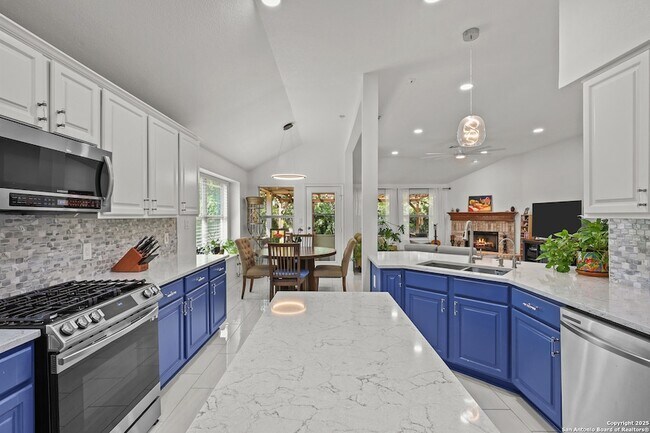 Building Photo - 10903 Wilson Oaks Dr