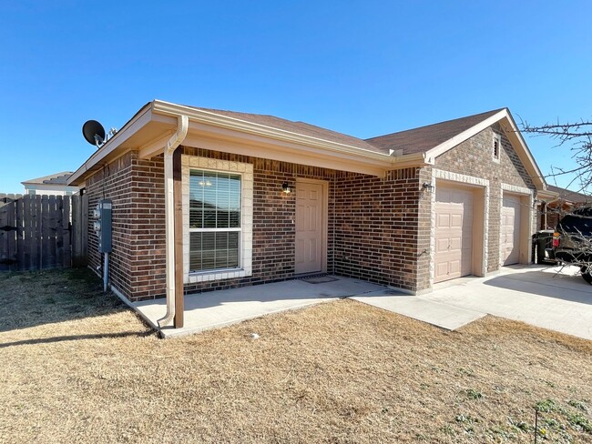 Building Photo - 1529 Justin Lp