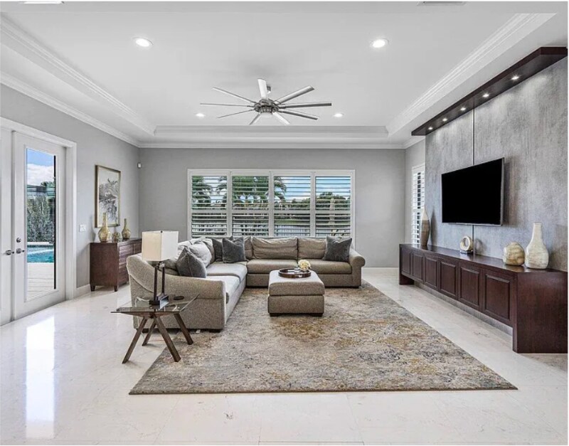 Building Photo - 17511 Cadena Dr