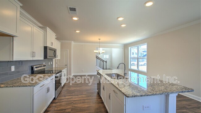Building Photo - 208 Reynard Trl