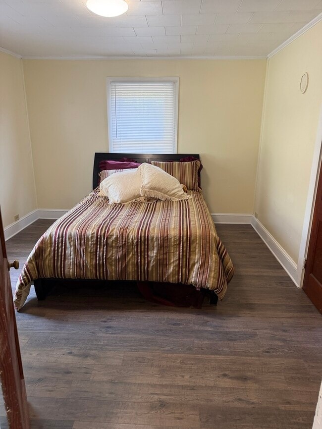 Building Photo - 3002 Cemetery Dr