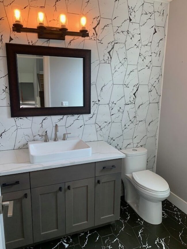 Building Photo - Montavilla Four Bedrooms, Four Bathrooms H...