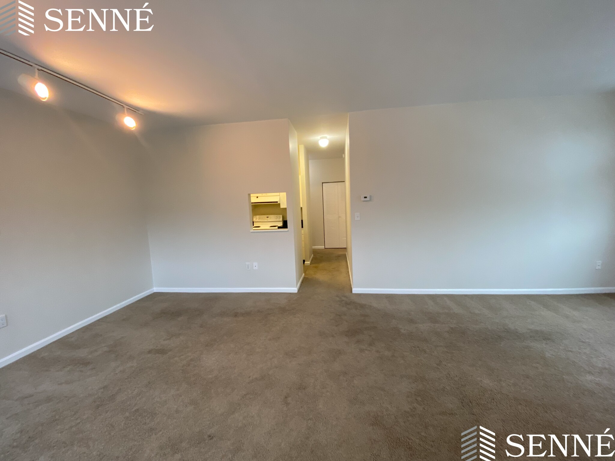 Building Photo - 218 Thorndike St