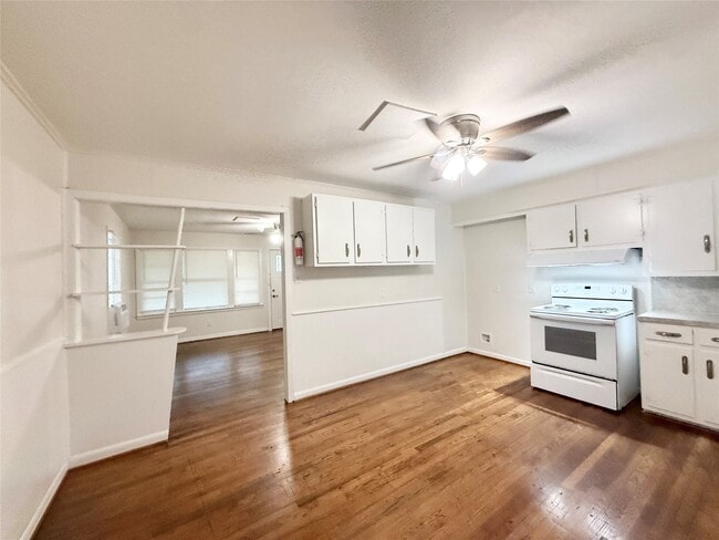 Building Photo - 824 S Anderson St