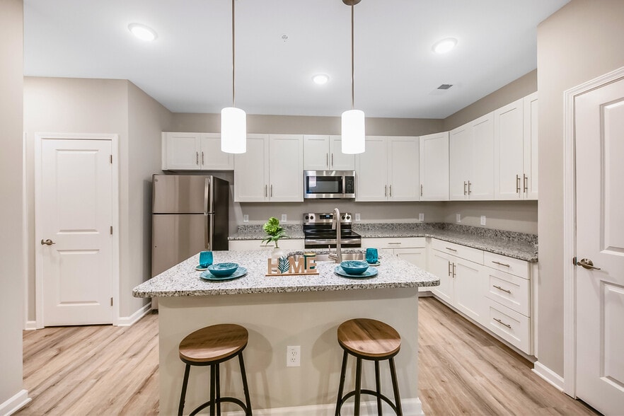 Building Photo - Emerson Point