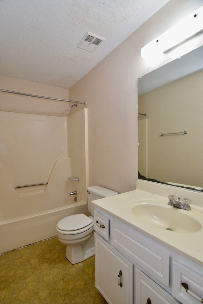 Building Photo - 4154 Arlington Rd