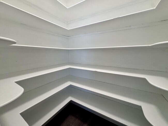 Building Photo - 11260 Jersey Way