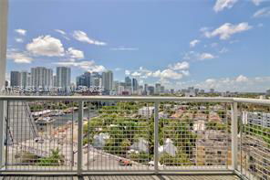 Building Photo - 10 SW South River Dr
