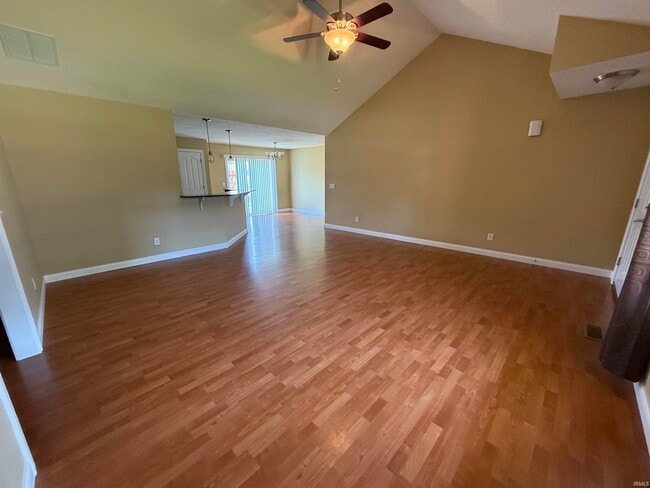 Building Photo - 10700 Tecumseh Dr