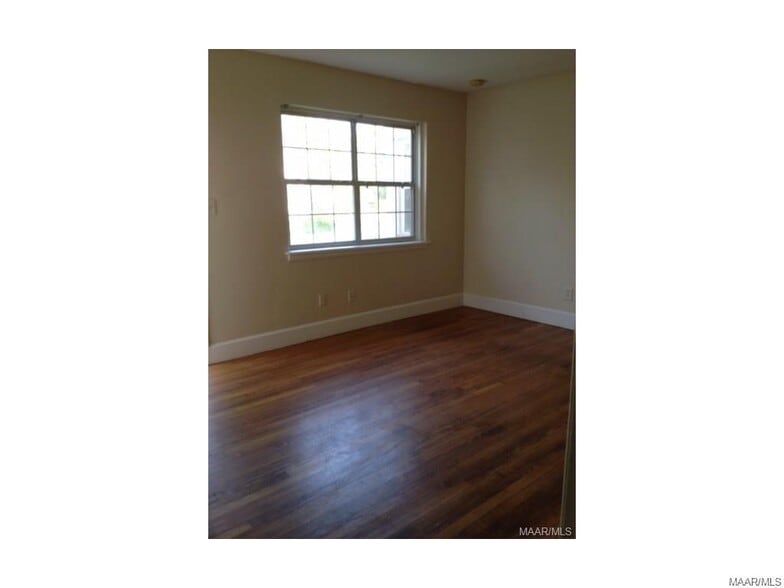 Building Photo - 951 E Edgemont Ave