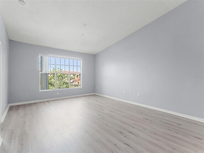 Building Photo - 5530 Metrowest Blvd
