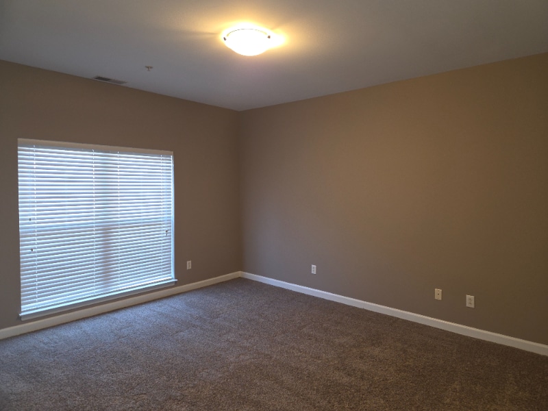 Building Photo - 845 Forest Ave