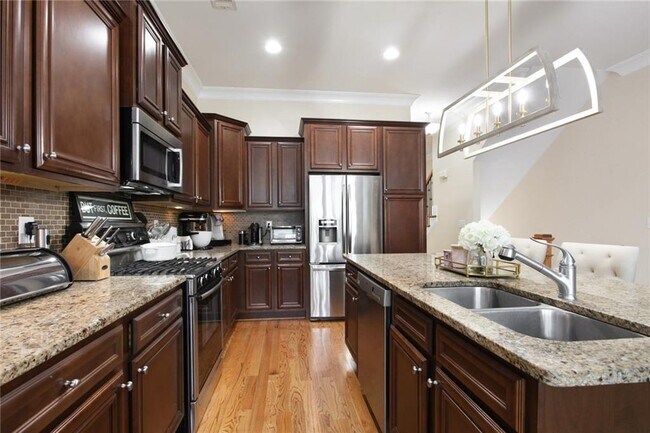 Building Photo - 1420 Briarhaven Trail