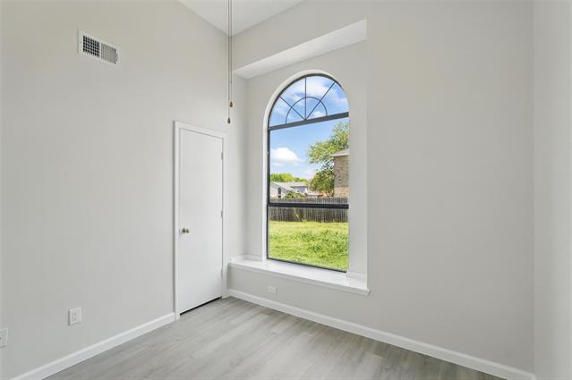 Building Photo - 7601 Clairmont Ave
