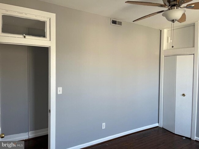 Building Photo - 1001 Light St