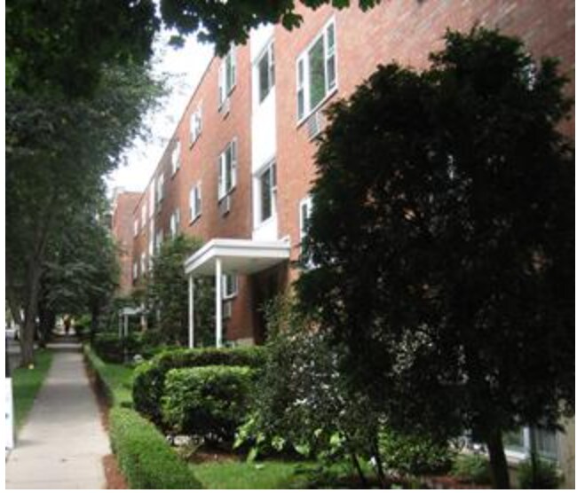 Building Photo - 68 Parkman St