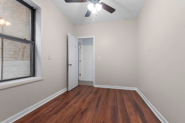 Building Photo - 76 Romaine Ave