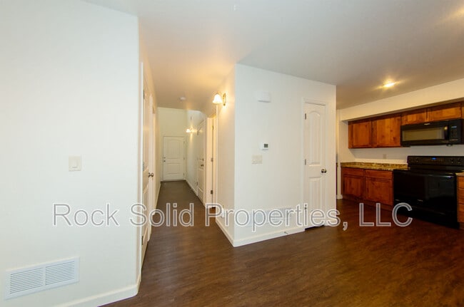 Building Photo - 6520 Painted Rock Trl