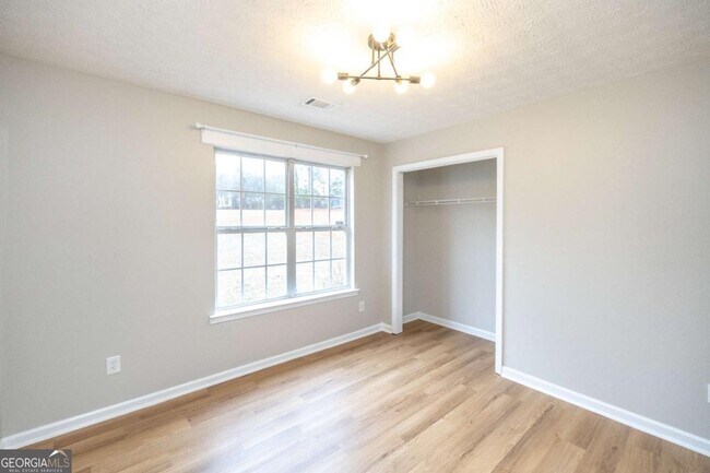 Building Photo - 641 Honey Creek Rd