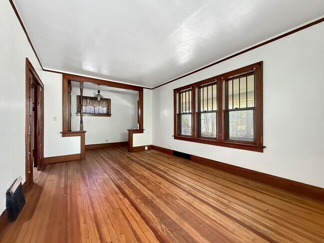 Building Photo - 1506 70th St