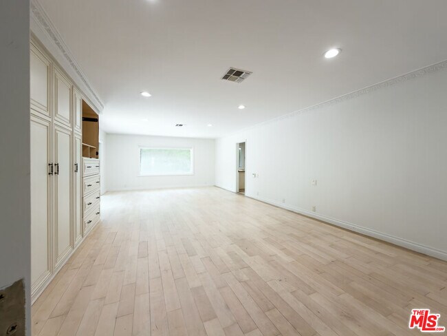 Building Photo - 1094 Garden Ln
