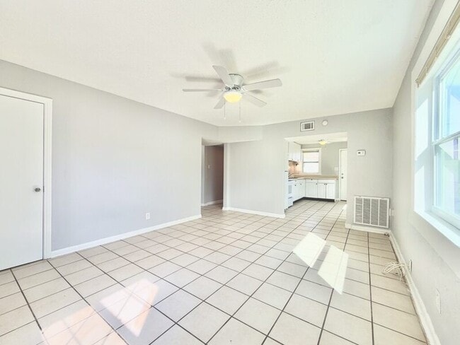 Building Photo - 1138 30th St S