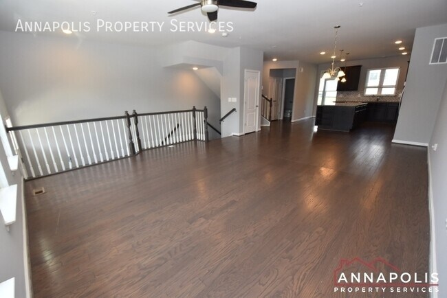 Building Photo - 8289 Meadowood Dr
