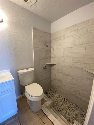 Building Photo - 6812 Trail Lake Dr