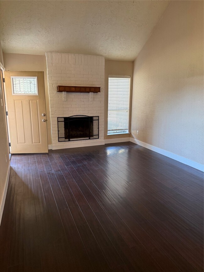 Building Photo - 3010 Bee Cave Dr