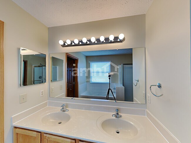 Building Photo - 268 Brandie Dr