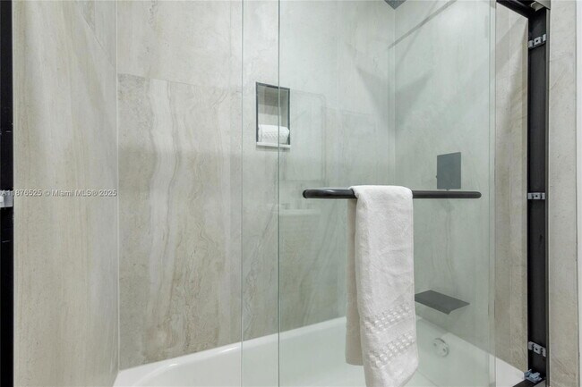 Building Photo - 1201 N 16th Ave