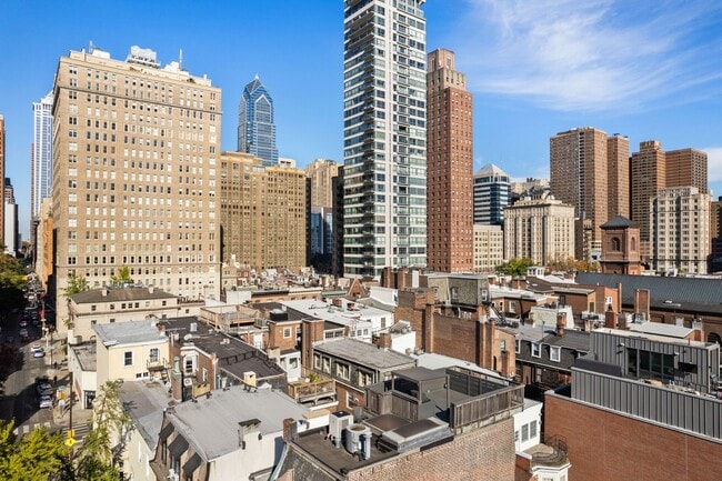 Building Photo - Incredible Rittenhouse Home