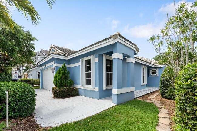 Building Photo - 2707 Pinewood Ct